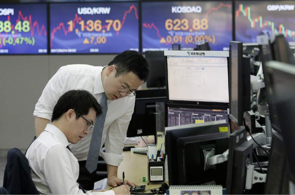 Foreign exchange dealing