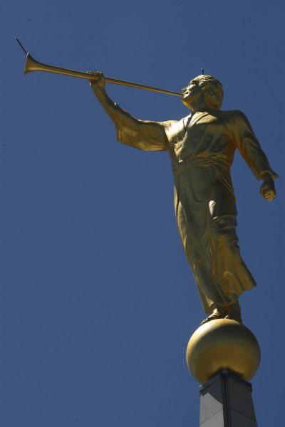 New Moroni replaces charred statue on LDS Oquirrh Mountain Temple - The ...