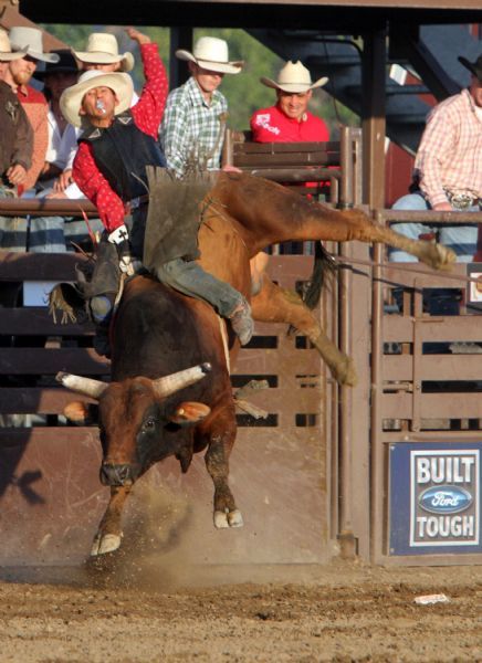 Bull riding event charges West Jordan crowd - The Salt Lake Tribune
