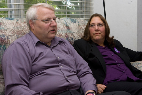 Al Hartmann  |  Salt Lake Tribune&#xA;Chuck and Judy Cox, the father and mother of missing Susan Powell,  speak of the ongoing investigation into her disappeance at a friends home in West Valley City on Friday September 10th.   They live in Puyallup, Washington.