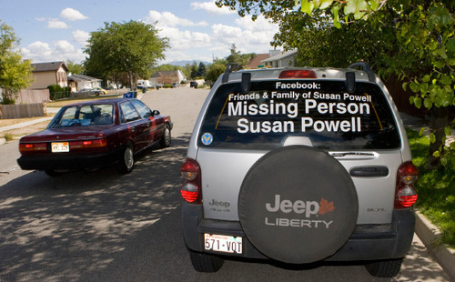 Al Hartmann  |  Salt Lake Tribune&#xA;Chuck and Judy Cox, the father and mother of missing Susan Powell,  speak of the ongoing investigation into her disappeance at a friends home in West Valley City on Friday September 10th.   They live in Puyallup, Washington.   The sign on their Jeep is a reminder to keep the investigation alive and not to forget about Susan's disappearence.
