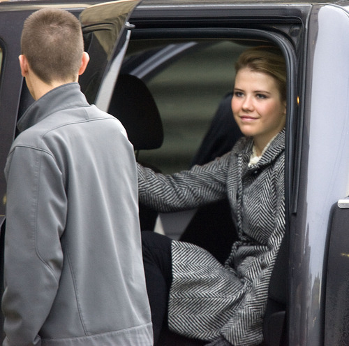 Al Hartmann  |  The Salt Lake Tribune 
Elizabeth Smart arrives at federal court Wednesday in Salt Lake City for the trial of Brian David Mitchell, charged with kidnapping her.  Testimony by psychiatrist Paul Whitehead prompted her to storm from the courtroom and, later, speak angrily to him.