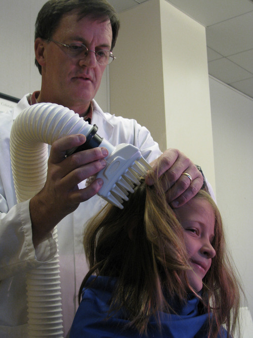 U Biologist S Device Rids Heads Of Lice The Salt Lake Tribune