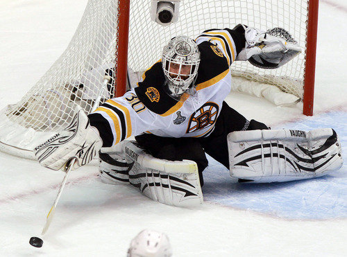 Tim Thomas Lifts Boston Bruins To Stanley Cup Title The Salt Lake Tribune