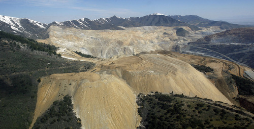 Francisco Kjolseth  |  The Salt Lake Tribune
Kennecott's planned expansion has cleared yet another state hurdle, one that would extend the life of the mine, but one clean-air advocates fear would worsen pollution. This recent aerial view came from a plane supplied by EcoFlight, a Colorado-based conservation group.
