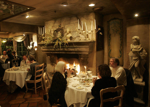 The main dining room at La Caille is shown in this 2006 Tribune file photo.