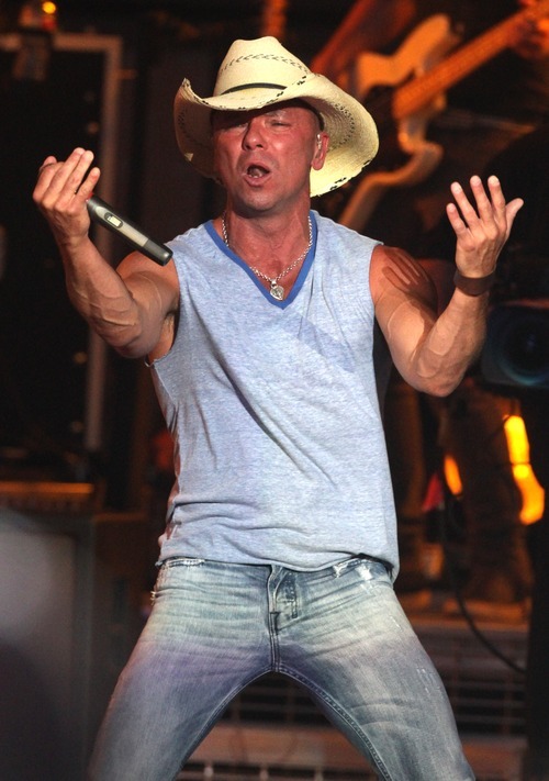 Review: Chesney charms Utah fans during too-short show - The Salt Lake ...