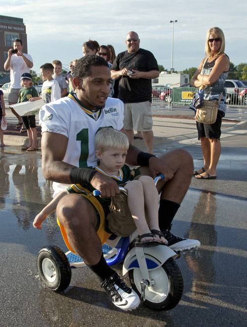 NFL Packers bike to work in unique tradition The Salt Lake Tribune