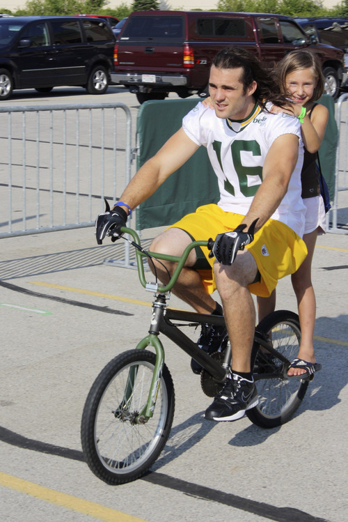 NFL Packers bike to work in unique tradition The Salt Lake Tribune