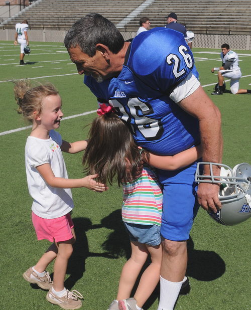 Granddad becomes oldest college football player at 61 - The Salt Lake ...