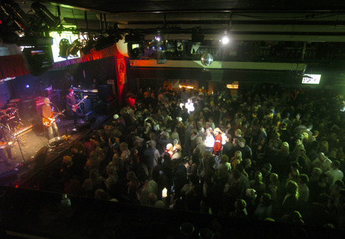 Park City S Memorial Building Has A New Music Tenant The Salt Lake The Band Dashboard Confessional Performs For Crowd At Harry O S One Of Largest