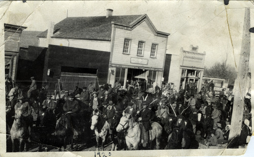 Tribune file photo

People gather for a rabbit drive in Spring City in 1920.