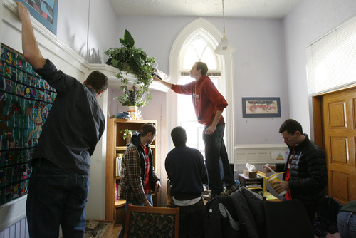 Francisco Kjolseth  |  The Salt Lake Tribune
Lending a hand through service, University of Utah's Lowell Bennion Community Service Center and Black Student Union host the annual Martin Luther King Jr. Day of Service. Volunteers split up to do four different service projects around the city on Saturday morning, January 14, 2012, including at the First Step House on Grant Street in Salt Lake City, where volunteers cleaned every corner of a counselor's office space.