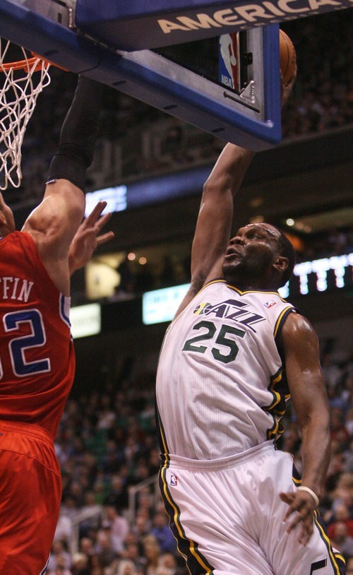 Steve Griffin  |  The Salt Lake Tribune


Utah's Al Jefferson tries to dunk the ball over Blake Griffin, of the Clippers, during first half action of the Utah Jazz versus Los Angeles Clippers game at EnergySolutions Arean in Salt Lake City, Utah  Tuesday, January 17, 2012. Griffin blocked the shot.