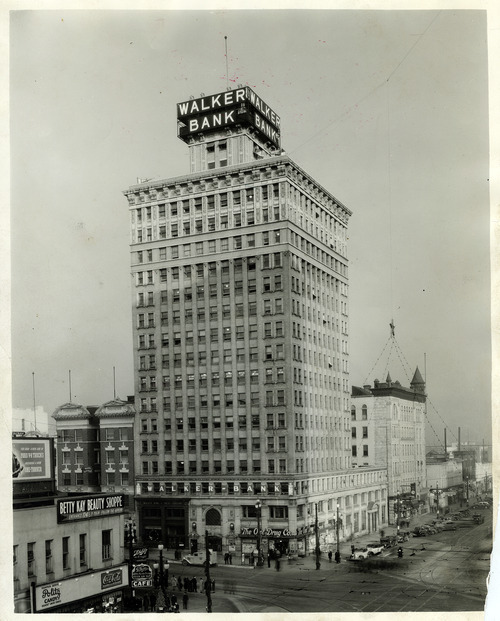 Tribune file photo

Walker Bank, 1938.