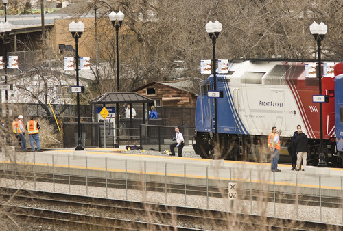 FrontRunner train hits pedestrian in Layton - The Salt Lake Tribune
