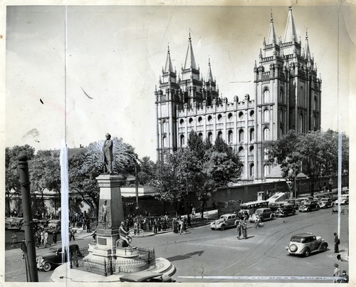Air View Mormon Temple Surroundings Salt Lake City Utah c1940 Unused Postcard 