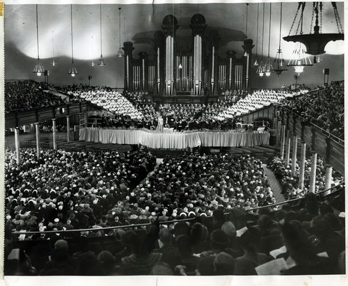 Tribune file photo

An audience fills the Tabernacle for a performance of Handel's Messiah on December 23, 1964.