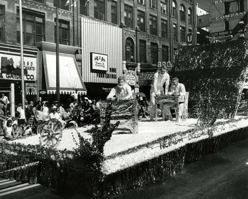 Unidentified float in the 1964 Days of '47 parade in Salt Lake City.