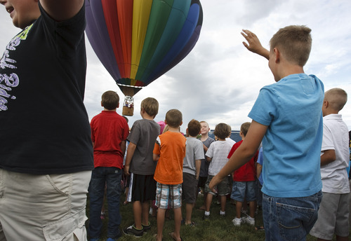 Leah Hogsten  |  The Salt Lake Tribune
Students at Bluff Ridge Elementary School enjoyed a lesson about the aerodynamics of hot air balloon flying August 30, 2012.