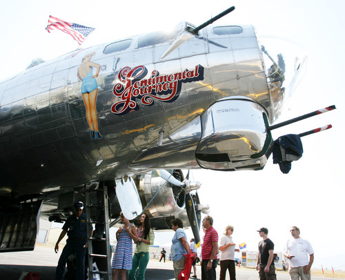 Steve Griffin | The Salt Lake Tribune


 People get tours of the WWII B-17G bomber, 