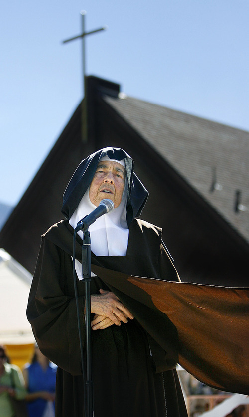 Scott Sommerdorf  l  The Salt Lake Tribune
Mother Maureen of the Trinity addresses the audience at the Carmelite Fair at the Carmelite Monastery in Holladay, Sunday, September 19, 2010.