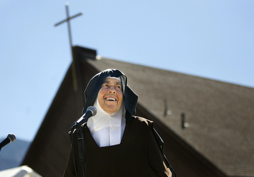 Scott Sommerdorf  l  The Salt Lake Tribune
Mother Maureen of the Trinity addresses the audience at the Carmelite Fair at the Carmelite Monastery in Holladay, Sunday, Sept. 19, 2010.