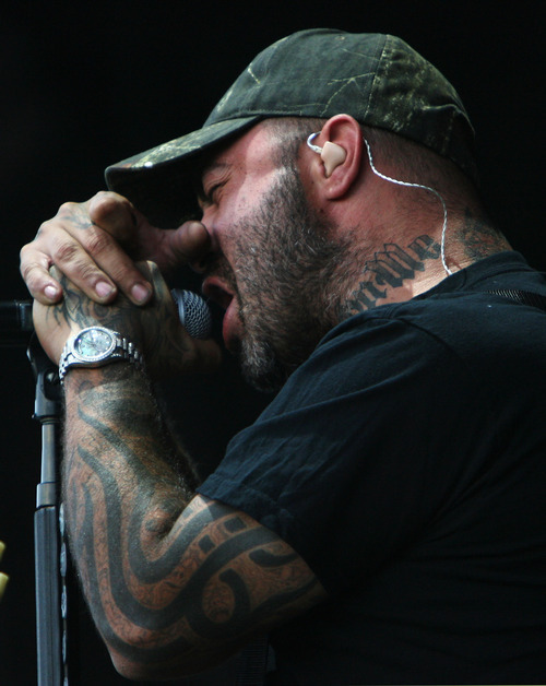 Steve Griffin | The Salt Lake Tribune


Aaron Lewis, lead singer of Staind, growls into the microphone as the band performs at the Uproar Festival at the Usana Amphitheatre in South Jordan, Utah Wednesday September 19, 2012.