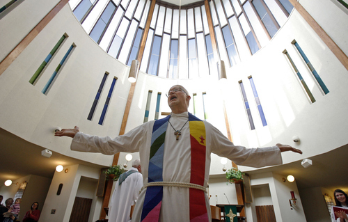 Francisco Kjolseth  |  The Salt Lake Tribune
The Rev. David Nichols thanks his congregation for welcoming him as the new pastor of Mount Tabor Lutheran Church in Salt Lake City moments after his installation ceremony by Bishop Allan Bjornberg of the Rocky Mountain Synod.