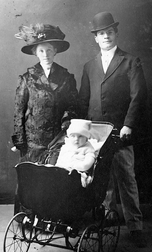 (Photo Courtesy Utah State Historical Society)

Torlief Soviren Knaphus (1881-1965) with his wife and child around 1909 in Salt Lake City. Knaphus was a Norwegian born artist and sculptor who studied in both Norway and Paris. He immigrated to Utah in 1909. He is primarily know for sculptures for and about the LDS church. Two of his most famous are the monument on the Hill Cumorah in New York state, and Daughters of the Utah Handcart Pioneers sculpture on Temple Square in Salt Lake.