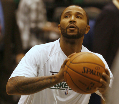 Rick Egan  | The Salt Lake Tribune 

Utah Jazz point guard Mo Williams (5) warms up before the Jazz faced the Los Angeles Clippers, in Salt Lake City, Monday, December 3, 2012.