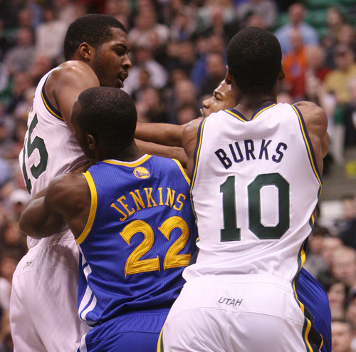 Steve Griffin | The Salt Lake Tribune


Utah's Derrick Favors sand Golden State's Jarrett Jack scuffle as Charles Jenkins of the Warriors and Alec Burks of the Jazz try to break them up during first half action of the Utah Jazz Versus Golden State Warriors game at EnergySolutions Arena in Salt Lake City, Utah Wednesday December 26, 2012.