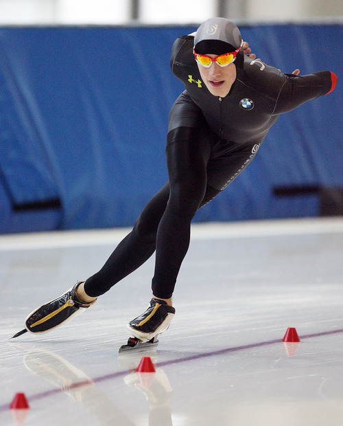 Steve Griffin | The Salt Lake Tribune


Emery Lehman powers his way to first place in the men's 5000 meters  at the U.S. Long-Track Speedskating Championships at the Olympic Oval in Kearns, Utah Thursday December 27, 2012.