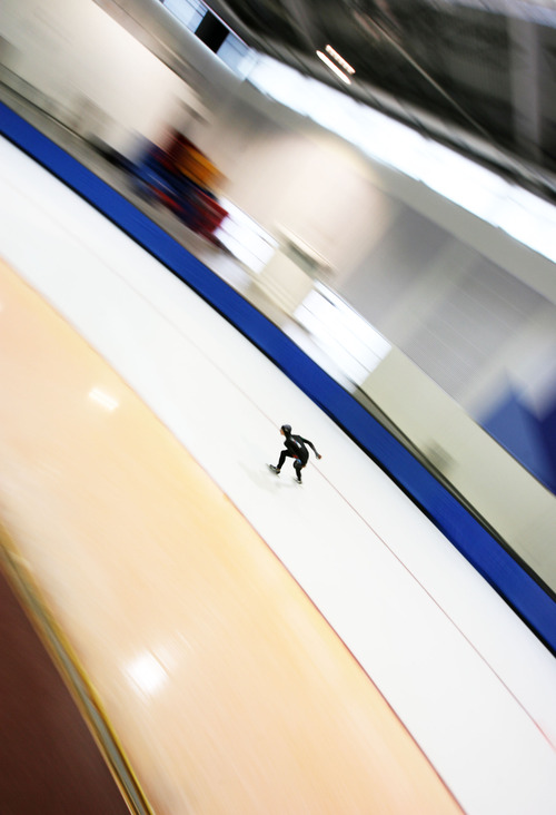Steve Griffin | The Salt Lake Tribune


Jonathan Kuck holds his form in a turn during the men's 10,000 meters at the U.S. Long-Track Speedskating Championships at the Olympic Oval in Kearns, Utah Monday December 31, 2012.  Kuck won the event.