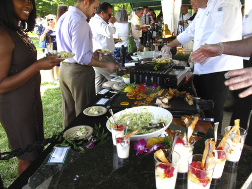 Isobel Markham | The Salt Lake Tribune
 Visitors to the National Mall on Wednesday took advantage of free food offered by the National Park Service as it rolled out a new initiative aimed at adding healthier options at parks nationwide.