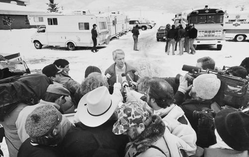 Tribune file photo

John T. Nielsen, then with the Utah Department of Public Safety, briefs media during the January 1988 standoff at the Singer-Swapp ranch in Marion, Utah.