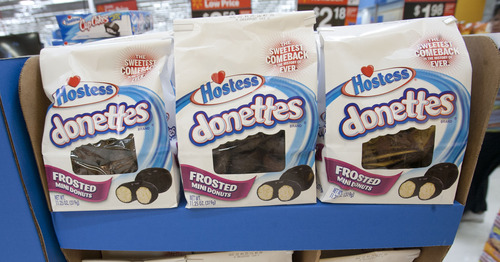 Steve Griffin | The Salt Lake Tribune


Hostess Twinkies, donettes and Cup Cakes were back in Walmart stores in Salt Lake City on Friday, July 12, 2013.