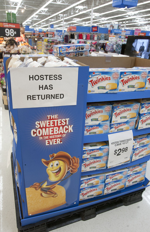 Steve Griffin | The Salt Lake Tribune


Hostess Twinkies, donettes and Cup Cakes were back in Walmart stores in Salt Lake City on Friday, July 12, 2013.