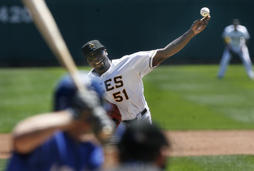 Cubs sign Dontrelle Willis to minor-league deal 