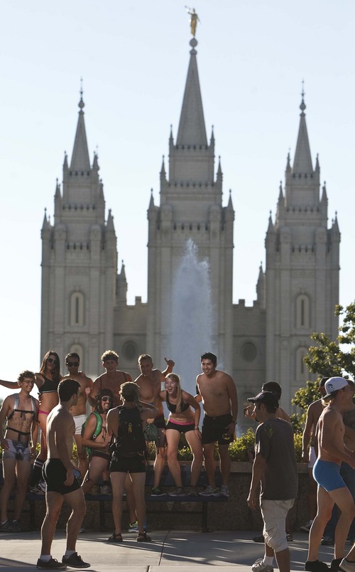 Leah Hogsten | The Salt Lake Tribune
Underwear-clad runners took a jog from Salt Lake City Hall to the Utah Capitol, up State Street and back, Sunday, October 6, 2013, to beat the record the group set last year.