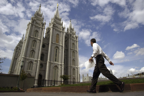 Temple Square had its usual flurry of activity on Thursday as the LDS Church nears its fall conference.    Photo by Francisco Kjolseth/The Salt Lake Tribune 09/30/2004