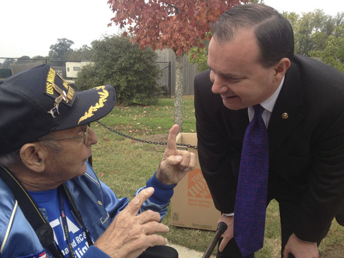 Thomas Burr  |  The Salt Lake Tribune
Bob Palomaris of Central, Utah, chats Thursday with Sen. Mike Lee before viewing the World War II Memorial in Washington. Palomaris served in the Navy aboard the USS North Carolina during the war and said the monument brought back a lot of memories of his service.