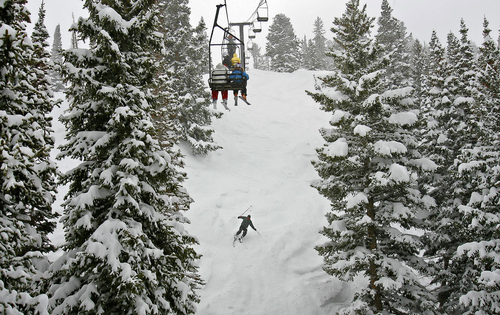 Chris Detrick | Salt Lake Tribune
A skier makes his way down  the Fortune Teller trail  under the Jupiter lift at the Park City Mountain Resort March 19, 2006.