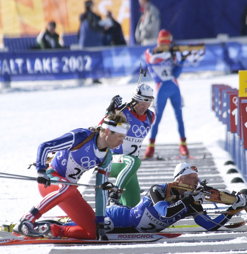 Al Hartmann  |  Tribune file photo

Norway's Ole Einar Bjoerndalen kneels to shoot from the prone position in the men's 20K individual biathlon at Soldier Hollow. He won the event.