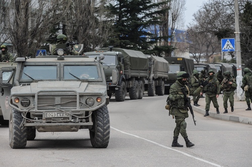 Russian troops take over Ukraine's Crimea, Obama sends warning - The ...