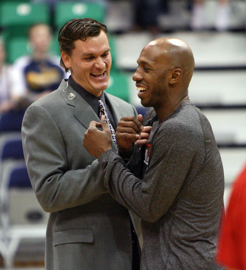 Steve Griffin  |  The Salt Lake Tribune


Los Angeles Clipper Chauncey Billups laughs with former Jazz player Matt Harpring before game against the Utah Jazz and EnergySolutions Arena in Salt Lake City, Utah  Wednesday, February 1, 2012.