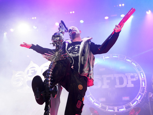 bloemblad Melodieus Immuniteit Photos and review: Five Finger Death Punch, Volbeat in Utah - The Salt Lake  Tribune