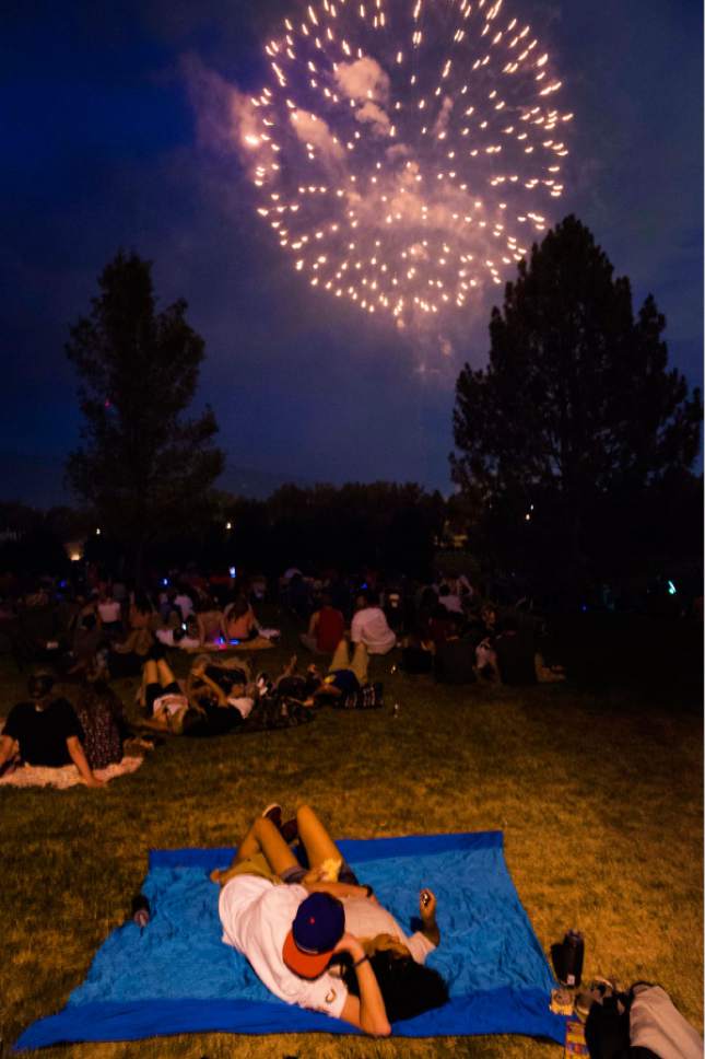 Rick Egan  |  The Salt Lake Tribune

Sugarhouse fireworks, Saturday, July 4, 2015.