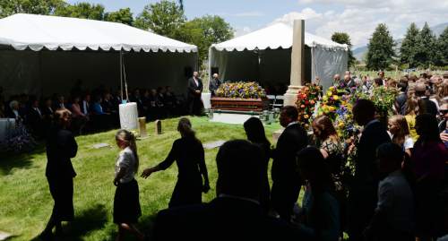 Steve Griffin  |  The Salt Lake Tribune


Graveside services for LDS apostle Boyd K. Packer at the Brigham City Cemetery following funeral service in Salt Lake City, Friday, July 10, 2015.