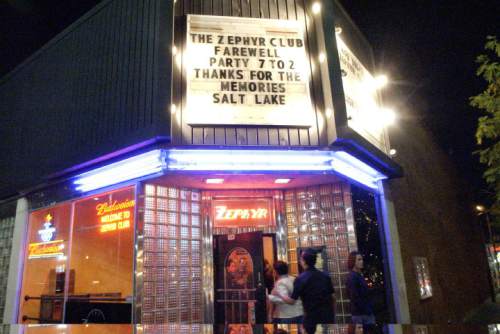 Danny Chan La | The Salt Lake Tribune 
The Zephyr Club throws its farewell party on Oct. 31, 2003. Past performers and patrons visited the club which, at the time, had been expected to relocate and open in about a year.